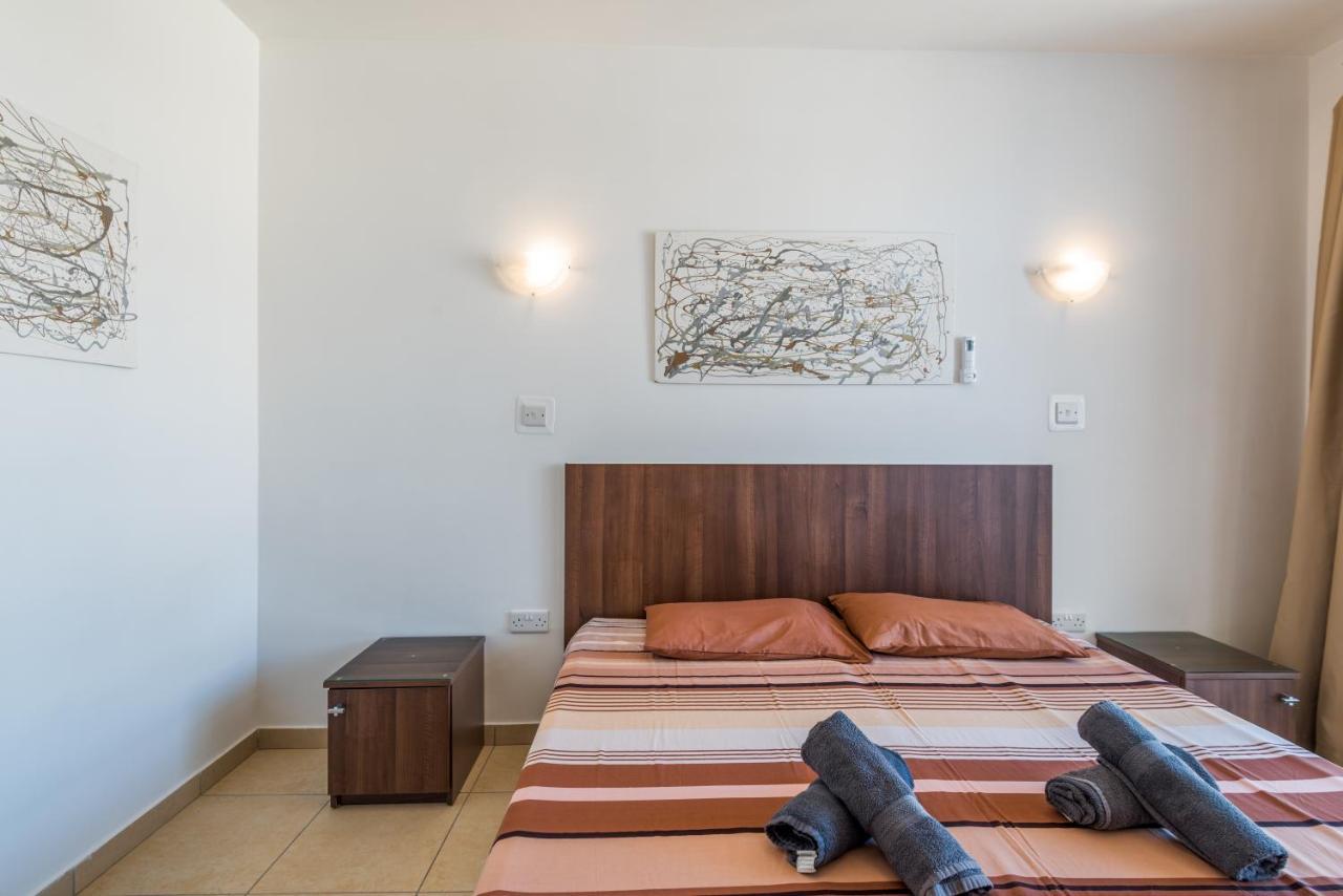 Seashells Apartments With Terrace, Just Off The Seafront In Bugibba - By Getawaysmalta St. Paul's Bay Exterior photo