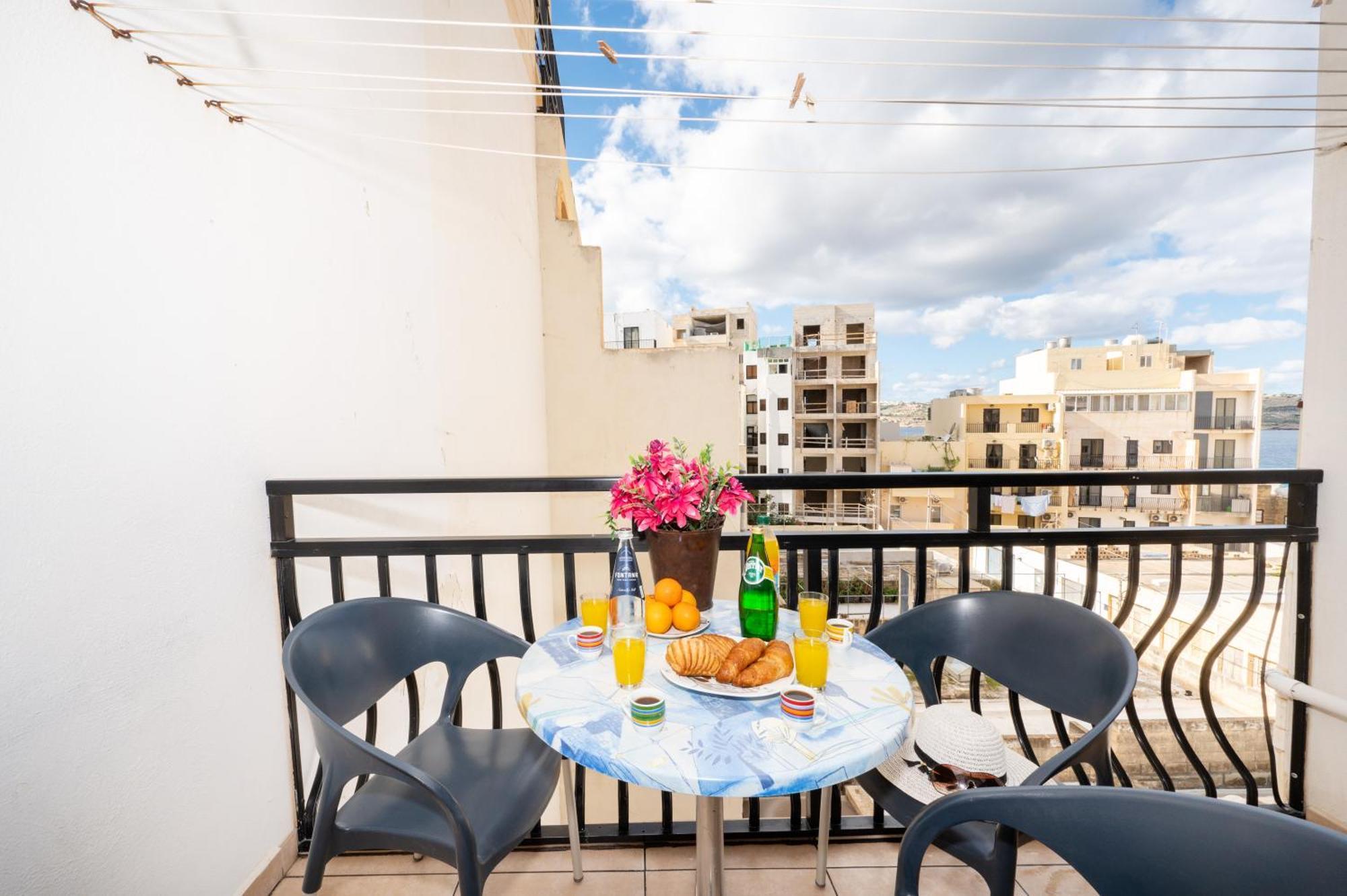 Seashells Apartments With Terrace, Just Off The Seafront In Bugibba - By Getawaysmalta St. Paul's Bay Exterior photo