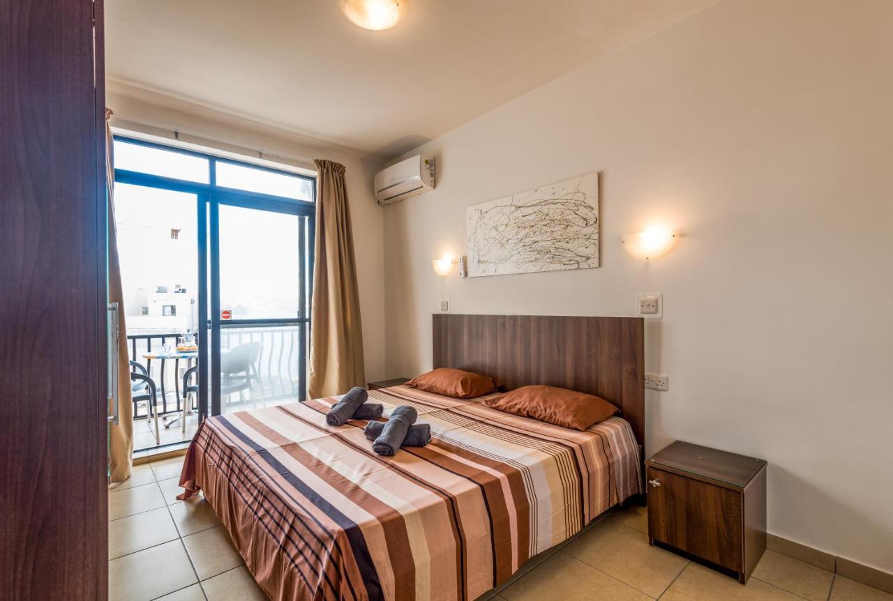 Seashells Apartments With Terrace, Just Off The Seafront In Bugibba - By Getawaysmalta St. Paul's Bay Exterior photo